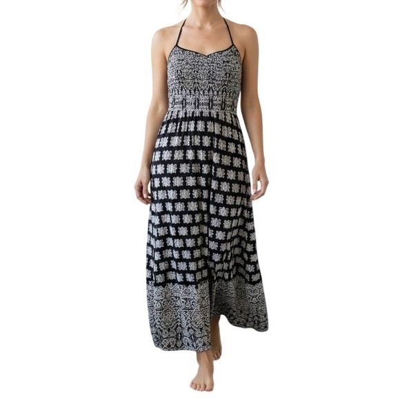 Band of Gypsies Dresses & Skirts - Band of Gypsies Maxi Dress Womens XS Black Ivory Smocked Medallion Pockets Boho